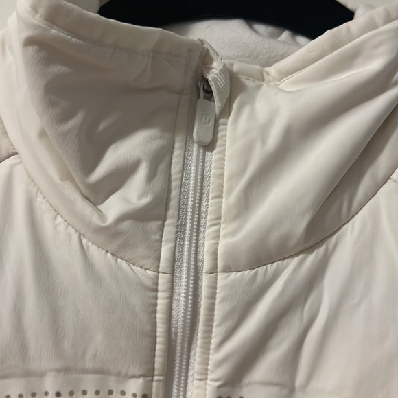 Lululemon down jacket - Picture 4 of 8